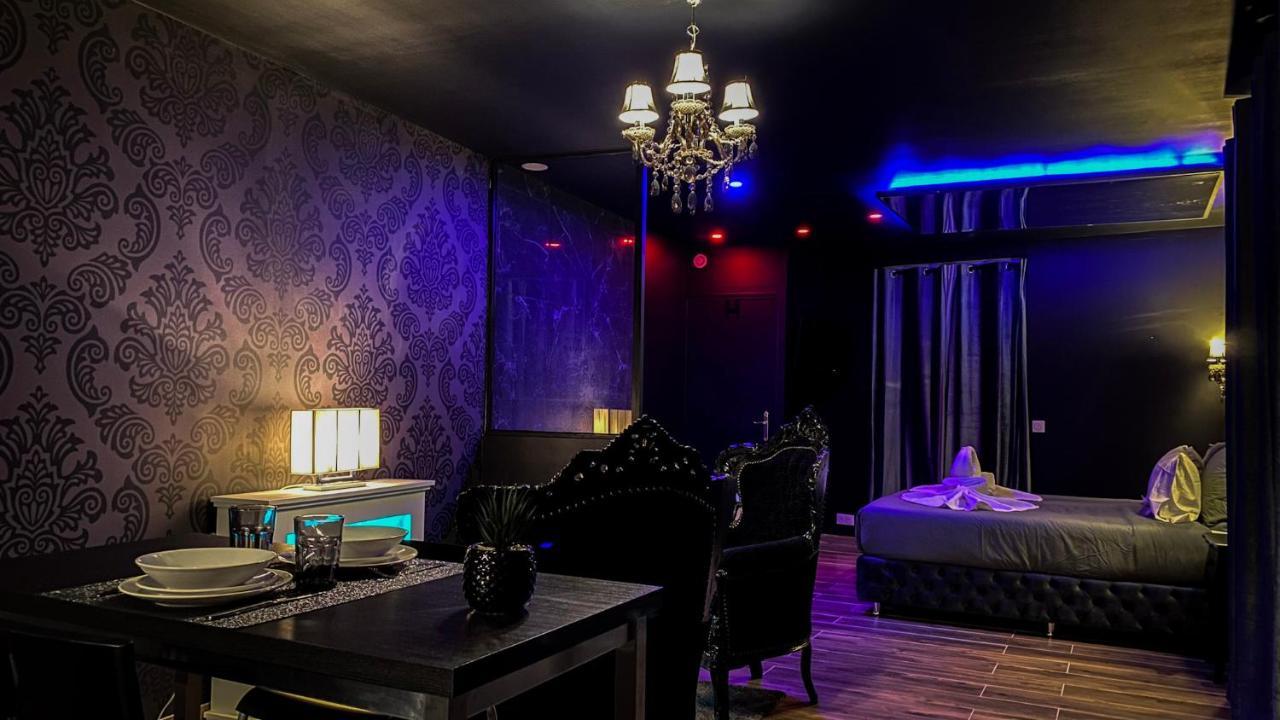 Nouveau - Luxure - Secret Suite - Jacuzzi مُلا المظهر الخارجي الصورة