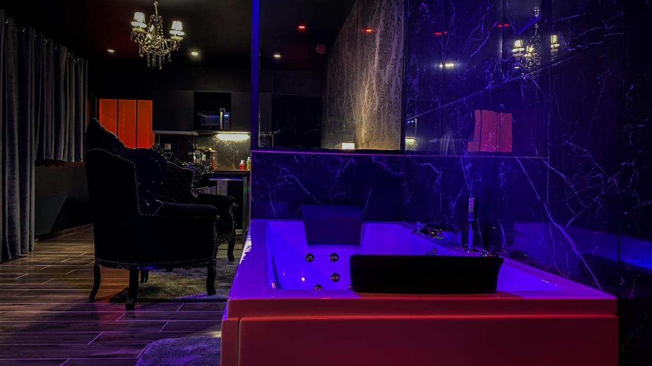 Nouveau - Luxure - Secret Suite - Jacuzzi مُلا المظهر الخارجي الصورة